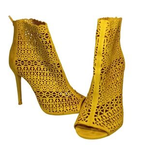 ALDO Yellow Suede Laser Cutout Peep Toe Stiletto Heel Bootie Ankle Boot 8.5 READ